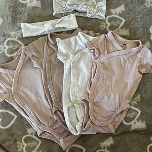 H&M Soft Pink and Cream Baby Bodysuit set